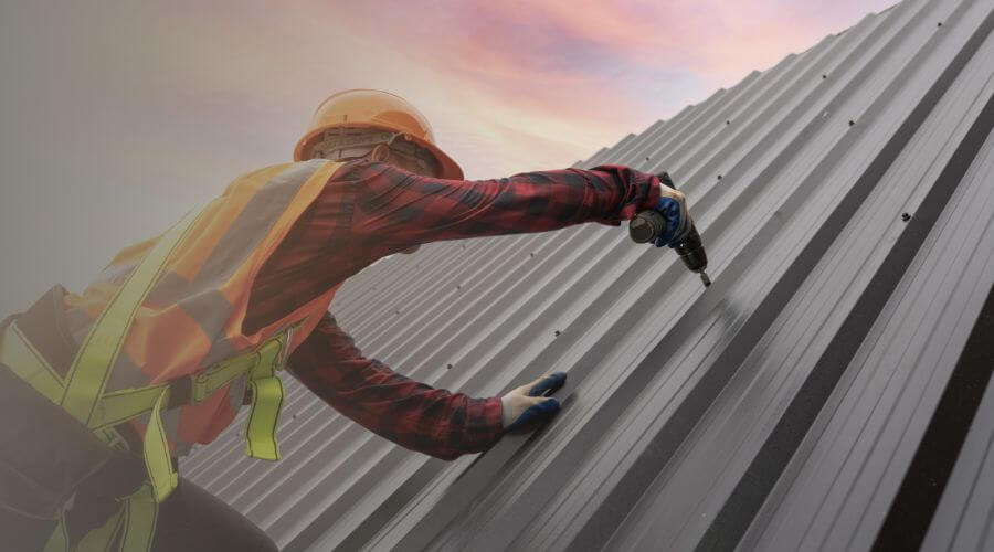 Professional gutter cleaning in Reklaw, TX